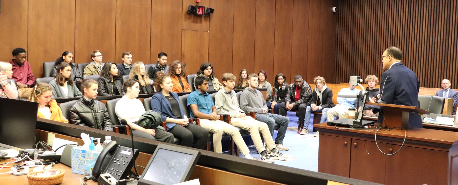 HumeFogg Academic High School visits U.S. District Court Middle